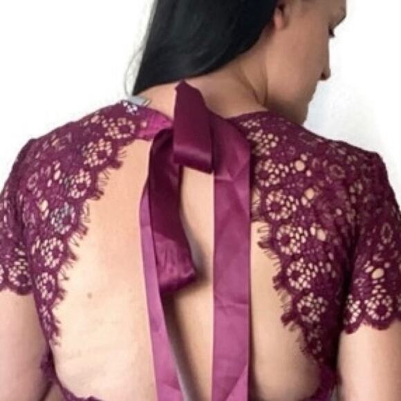 ASOS Burgundy Lace Scalloped Open Back Dress Size 4 - Picture 3 of 8